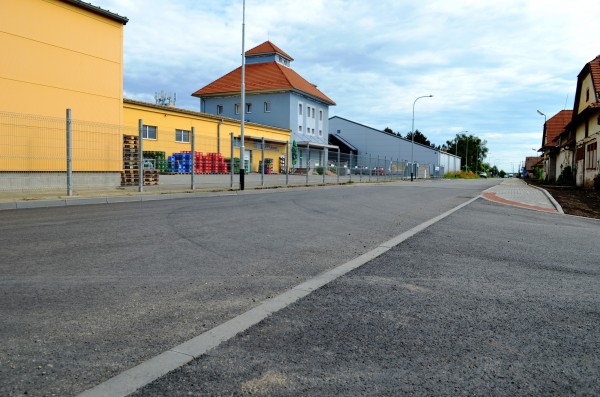 Úpravy komunikace v areálu bývalého školního statku