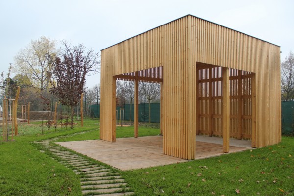 Základní škola Tyršova dál mění svůj areál, má i venkovní učebnu